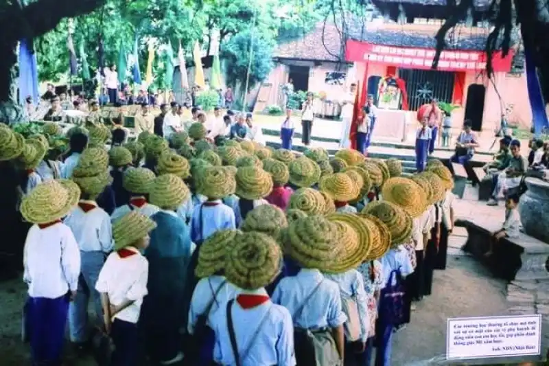 Triển lãm ảnh "Trẻ em thời chiến" tại Văn Miếu - Quốc Tử Giám 12 wanderlust-tips-trien-lam-anh-tre-em-thoi-chien-tai-van-mieu-quoc-tu-giam-9