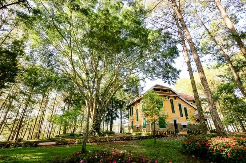 wanderlust-tips-ve-dep-tho-mong-cua-khuon-vien-dinh-bao-dai-10