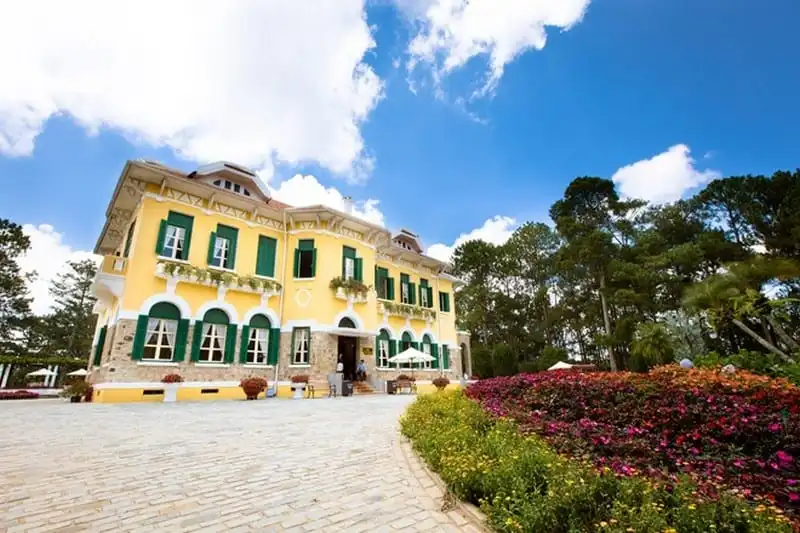 wanderlust-tips-ve-dep-tho-mong-cua-khuon-vien-dinh-bao-dai-5