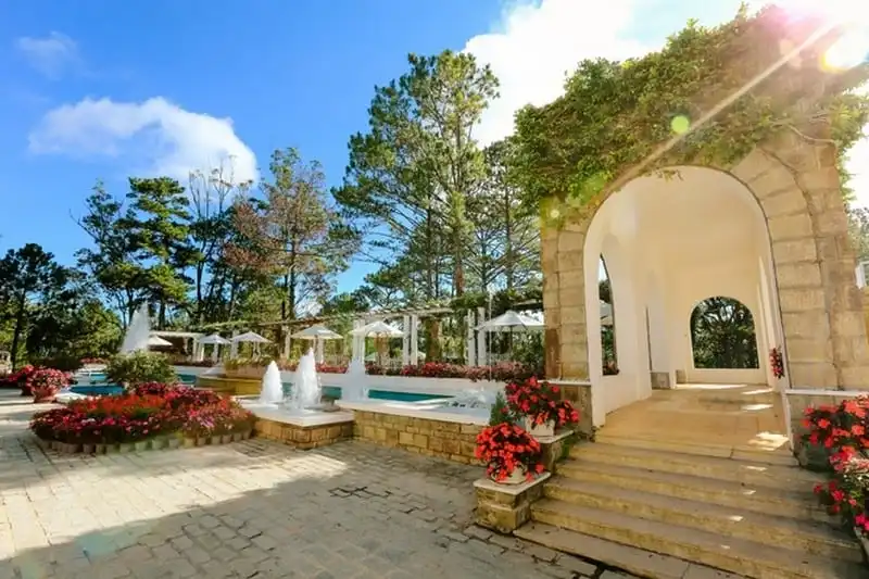 wanderlust-tips-ve-dep-tho-mong-cua-khuon-vien-dinh-bao-dai-7