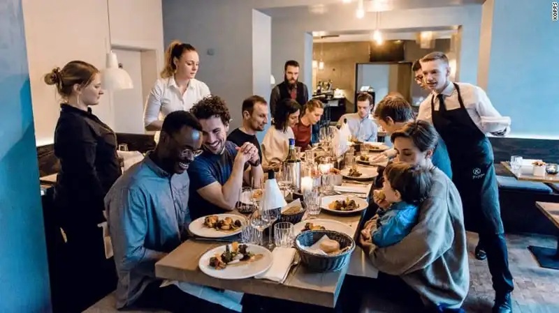 wanderlust_tips_10-diem-den-hap-dan-cho-nguoi-an-chay 2