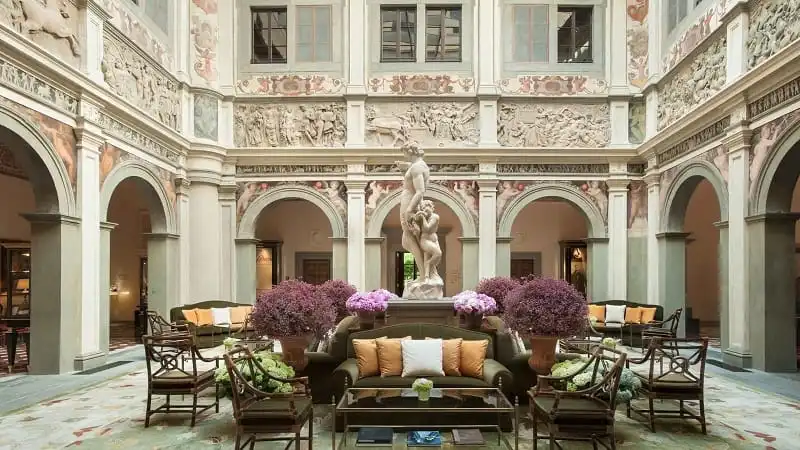 wanderlust_tips_10_khach_san_sang_trong_nhat_the_gioi_3