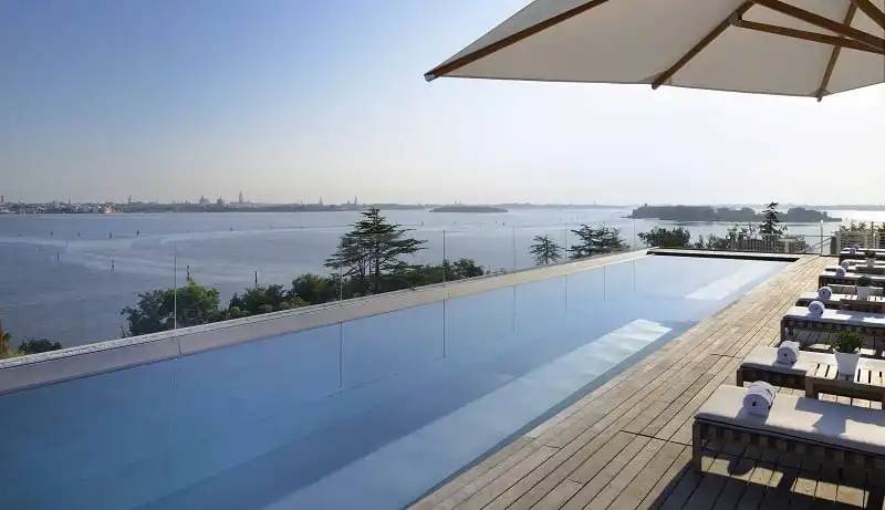 wanderlust_tips_10_khach_san_sang_trong_nhat_the_gioi_7