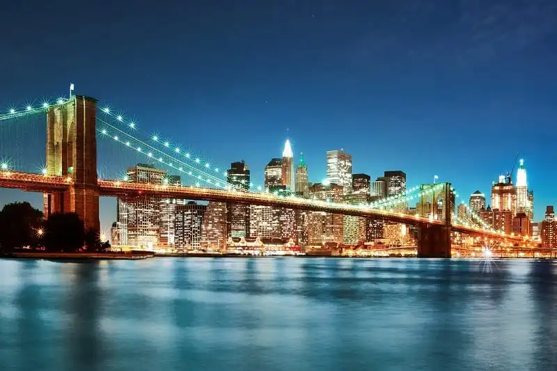 Trải nghiệm thú vị tại 10 thành phố ven sông xinh đẹp 14 Brooklyn bridge at night