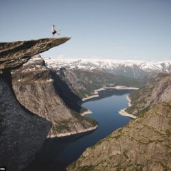 wanderlust tips Dung tim nhin fan bong da duc tang bong tren vach nui