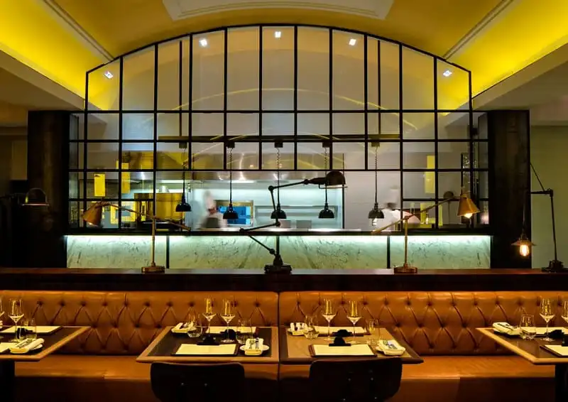 wanderlust_tips_Trai-nghiem-Dubai-cung-giam-khao-Amanda-cua-Than-tuong-am-nhac-Anh 7