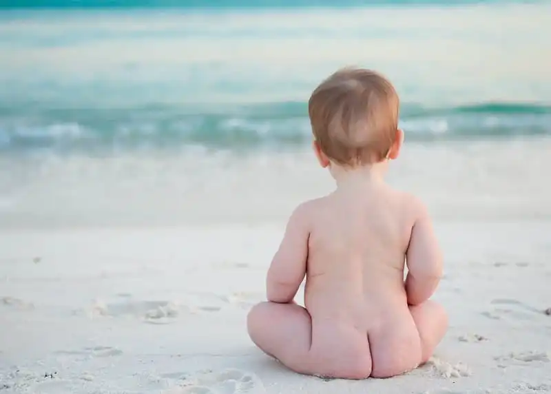 Lưu ý khi cho trẻ đi du lịch ở biển 7 wanderlust_tips_kinh_nghiem_di_bien_cung_tre_nho_4