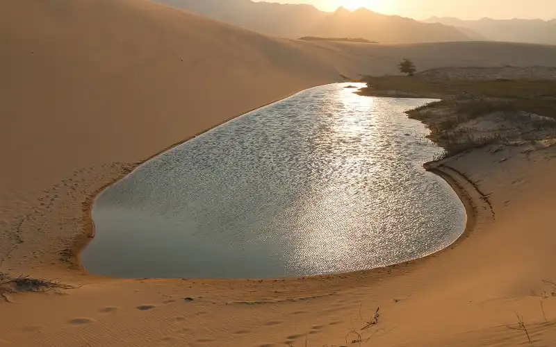 wanderlust_tips_lay_nuoc_noi_hoang_da_3