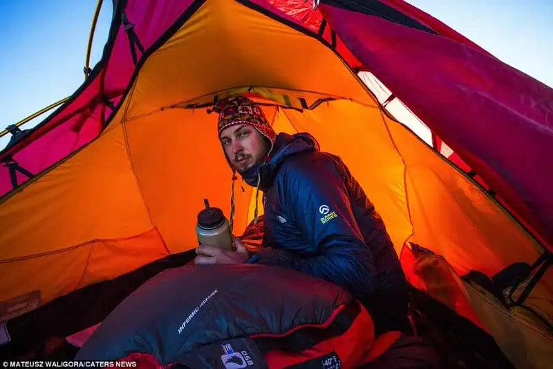 wanderlust_tips_mot-minh-lang-thang-qua-nhung-dong-muoi-Bolivia 13