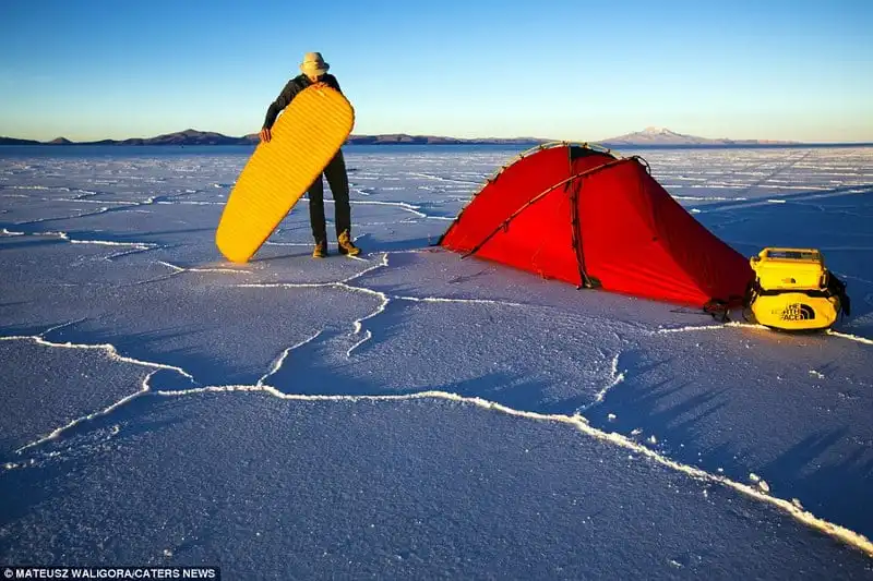 wanderlust_tips_mot-minh-lang-thang-qua-nhung-dong-muoi-Bolivia 15