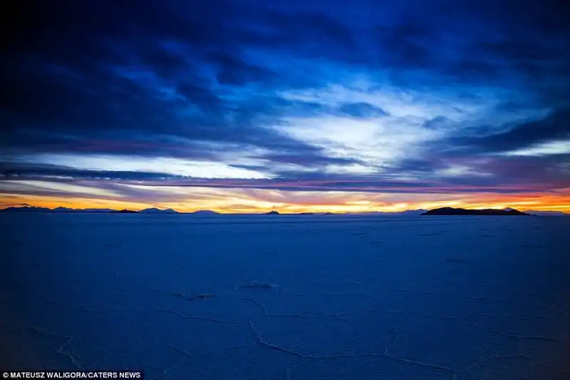 wanderlust_tips_mot-minh-lang-thang-qua-nhung-dong-muoi-Bolivia 7