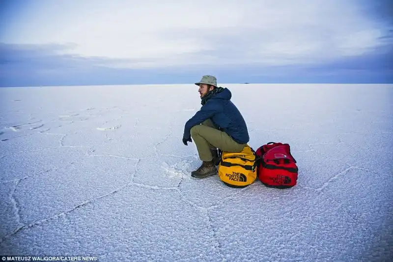 wanderlust_tips_mot-minh-lang-thang-qua-nhung-dong-muoi-Bolivia 9