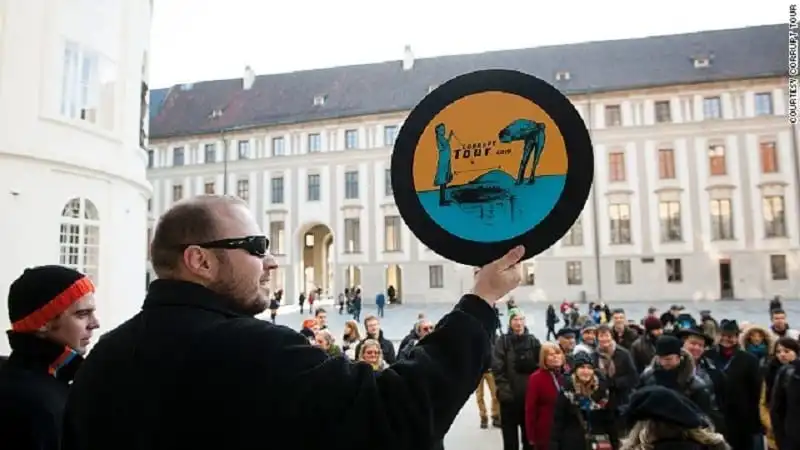 Những tour du lịch lạ đời nhất thế giới 14 wanderlust_tips_tour_tham_quan_doc_la_10