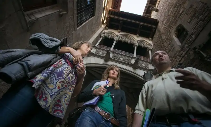 Những tour du lịch lạ đời nhất thế giới 8 wanderlust_tips_tour_tham_quan_doc_la_4