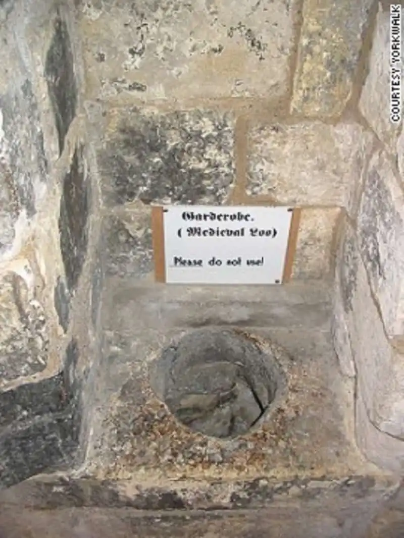 Những tour du lịch lạ đời nhất thế giới 10 wanderlust_tips_tour_tham_quan_doc_la_6