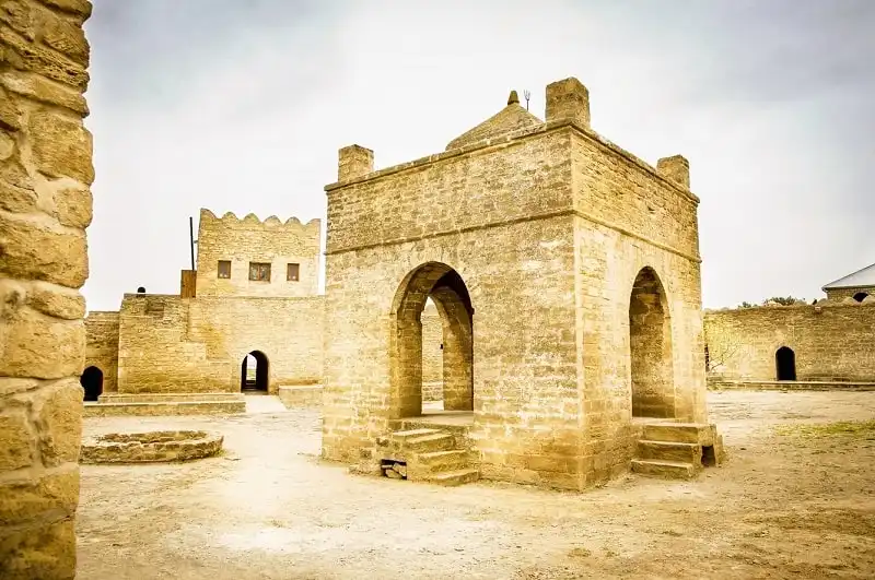 Trung Á bí ẩn và diệu kỳ 8 Ateshgah Fire Temple