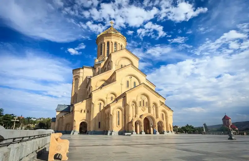 Trung Á bí ẩn và diệu kỳ 10 The Holy Trinity Cathedral of Tbilisi, Georgia