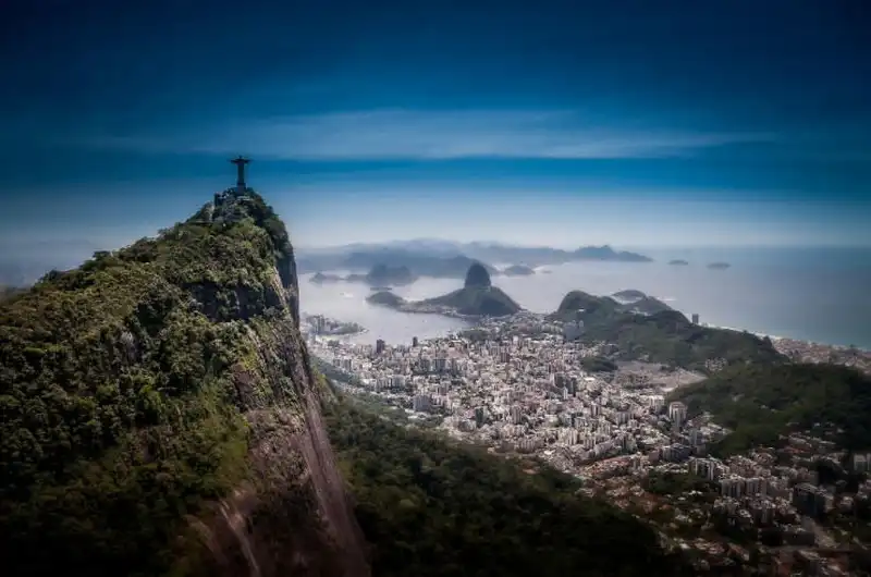 Biểu tượng vĩ đại và hoàn hảo của thành phố Rio de Janeiro, Brazil 12 wanderlust-tips-bieu-tuong-vi-dai-va-hoan-hao-cua-thanh-pho-rio-de-janeiro-brazil-5