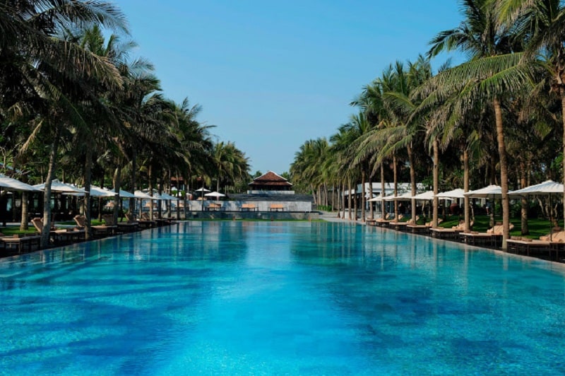 wanderlust tips The Nam Hai Hoi An Trao hoc bong dai hoc cho sinh vien ngheo