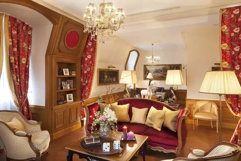 wanderlust_tips_khach_san_tuyen_anh_ngu_tri_euro_3