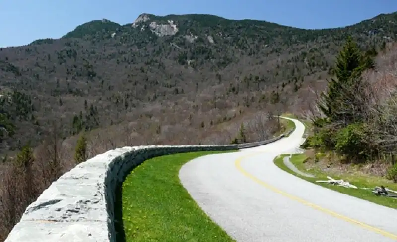 10-con-duong-tot-nhat-de-lai-xe-trai-nghiem-o-my-wanderlusttips6