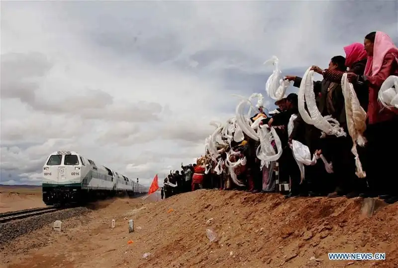 Ngam-tuyen-duong-sat-cao-nhat-the-gioi-qua-10-nam-hoat-dong1-4