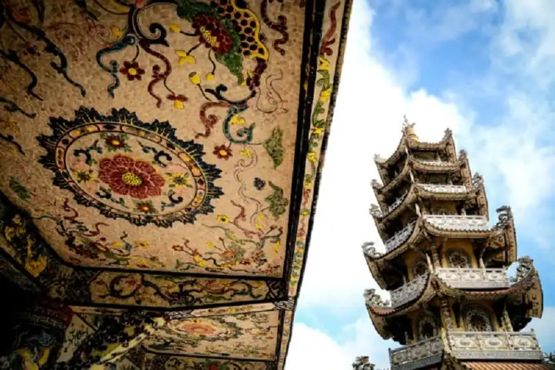 kham-pha-ngoi-chua-nam-giu-nhieu-ky-luc-nhat-viet-nam