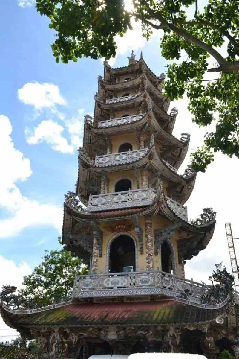 Khám phá ngôi chùa nắm giữ nhiều kỷ lục nhất Việt Nam 10 kham-pha-ngoi-chua-nam-giu-nhieu-ky-luc-nhat-viet-nam