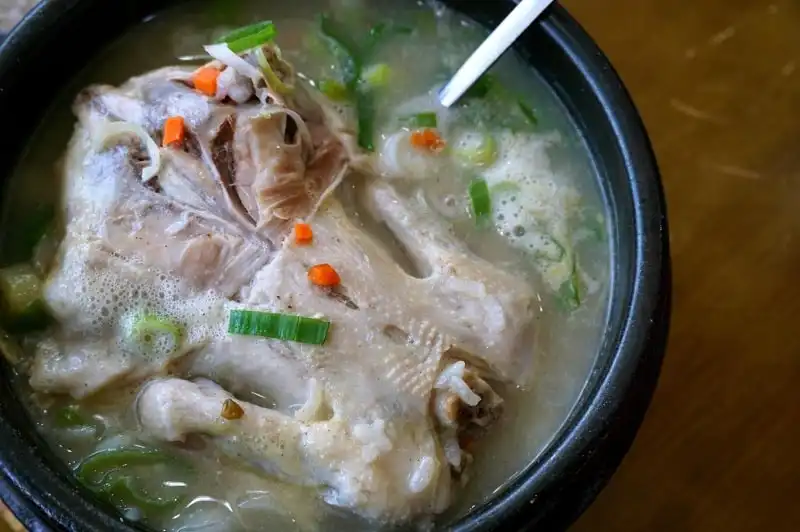 Những món ngon xứ Hàn thường xuyên xuất hiện trên phim ảnh 6 nhung-mon-ngon-xu-han-thuong-xuyen-xuat-hien-tren-phim-anh-wanderlusttips2