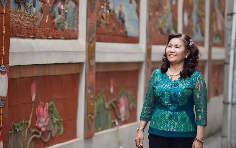 wanderlust-tips-an-tuong-buc-tuong-gom-su-200m-trong-khu-dan-cu-o-ha-noi-3