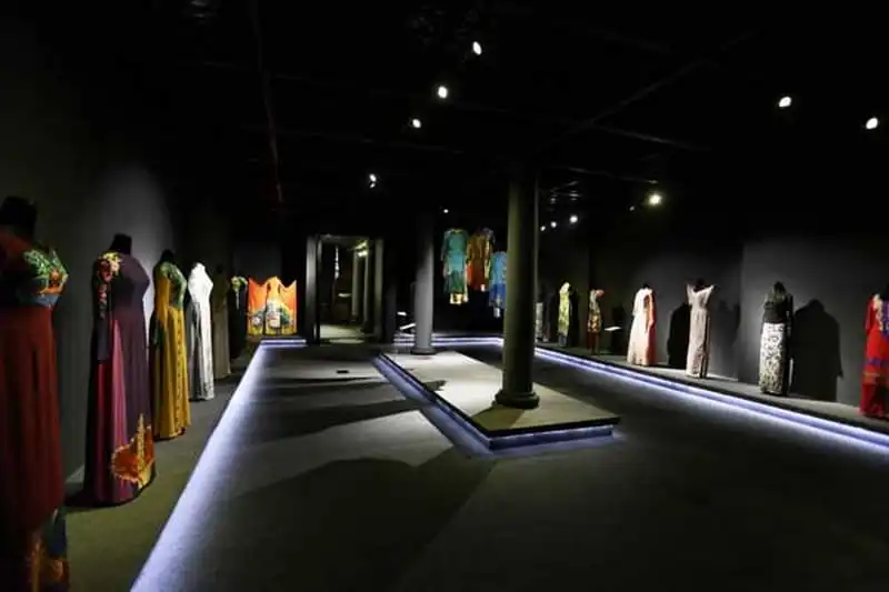 wanderlust-tips-an-tuong-hon-100-hien-vat-ao-dai-tai-trien-lam-o-tp-hcm-1