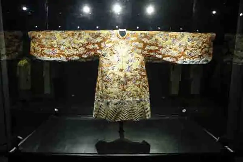 wanderlust-tips-an-tuong-hon-100-hien-vat-ao-dai-tai-trien-lam-o-tp-hcm-3