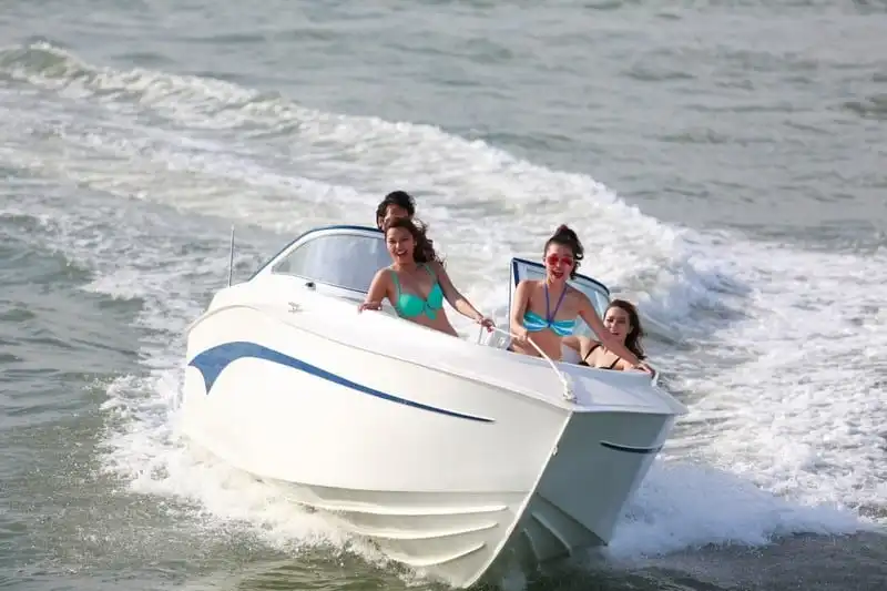 wanderlust-tips-ben-du-thuyen-marina-dep-ngo-troi-tay-giua-vung-tau-1