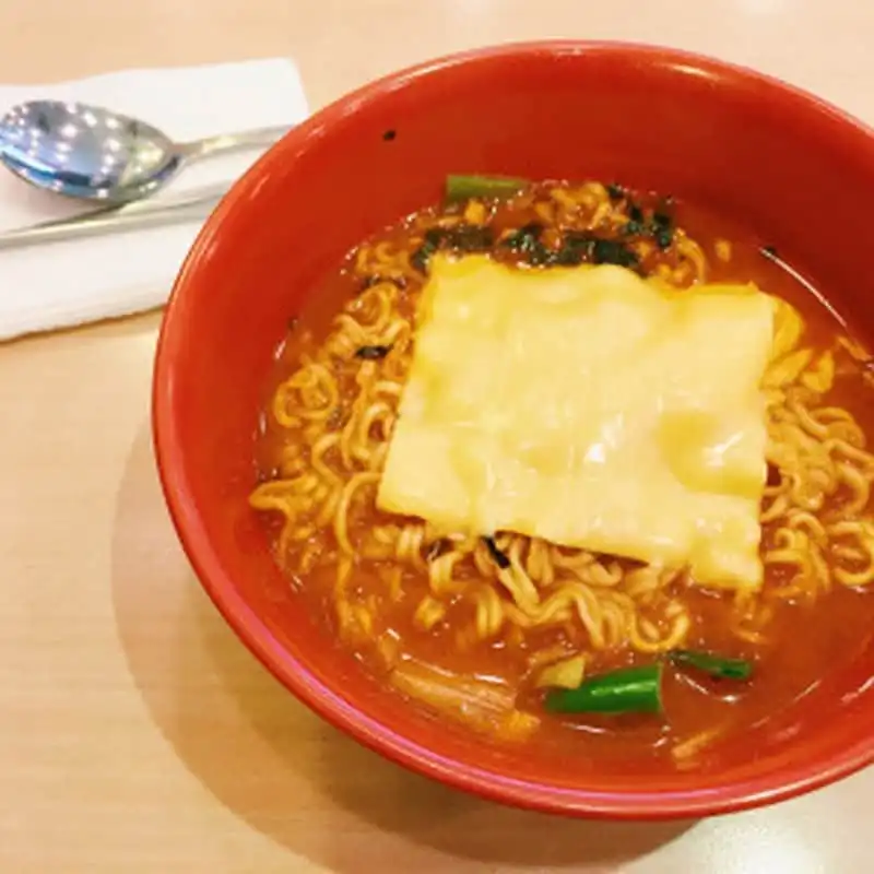 wanderlust-tips-blogger-du-lich-mach-ban-9-mon-an-tuyet-nhat-cua-am-thuc-han-quoc-1