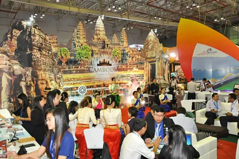 wanderlust-tips-cac-blogger-noi-tieng-the-gioi-toi-quang-ba-du-lich-viet-nam-1