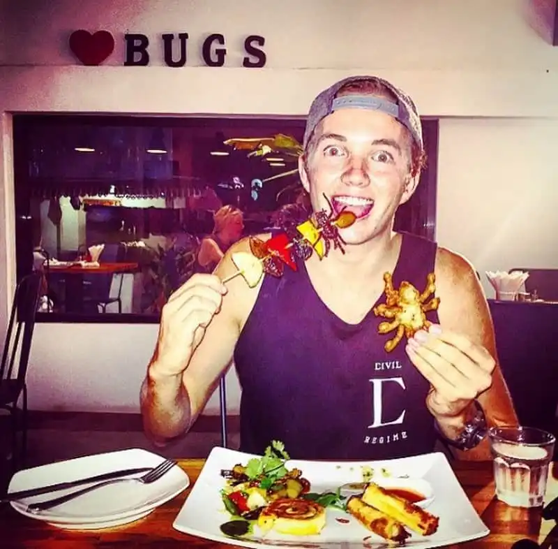 wanderlust-tips-chang-trai-21-tuoi-va-cau-chuyen-du-lich-50-nuoc-trong-vong-2-nam-19