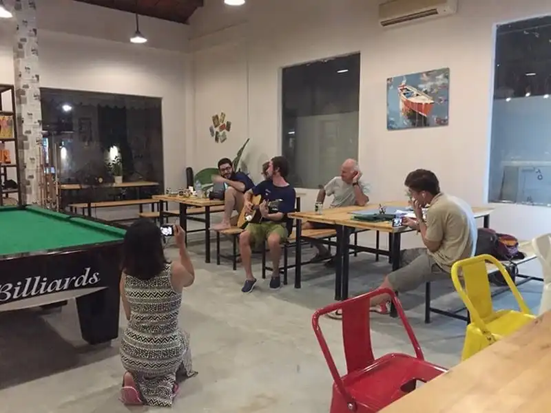 wanderlust-tips-den-da-nang-ghe-khach-san-container-gia-180000-dong-dem-6