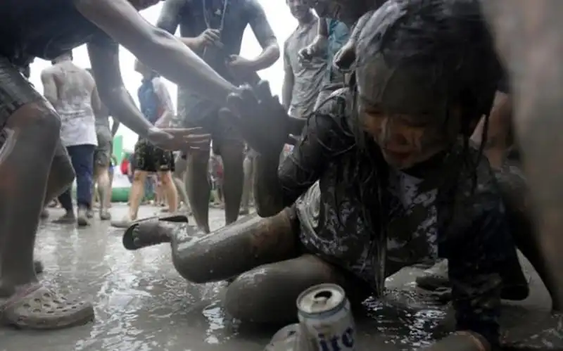 wanderlust-tips-du-khach-day-hao-hung-trong-le-hoi-bun-o-han-quoc-7