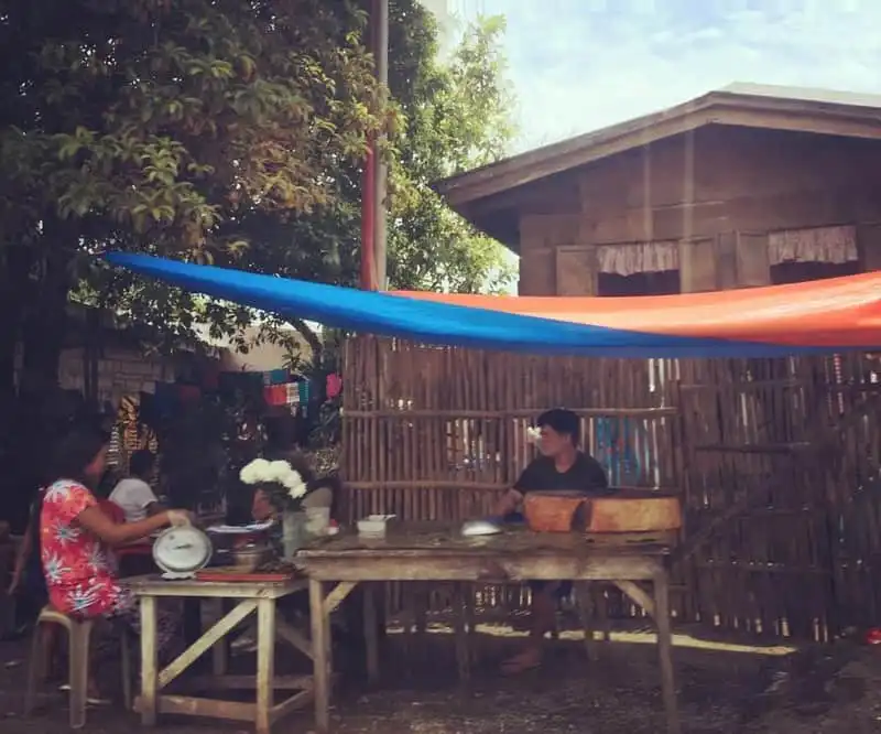 wanderlust-tips-hoa-hau-ngoc-diem-va-nhung-trai-nghiem-cung-nu-hoang-mien-nam-philippines-4