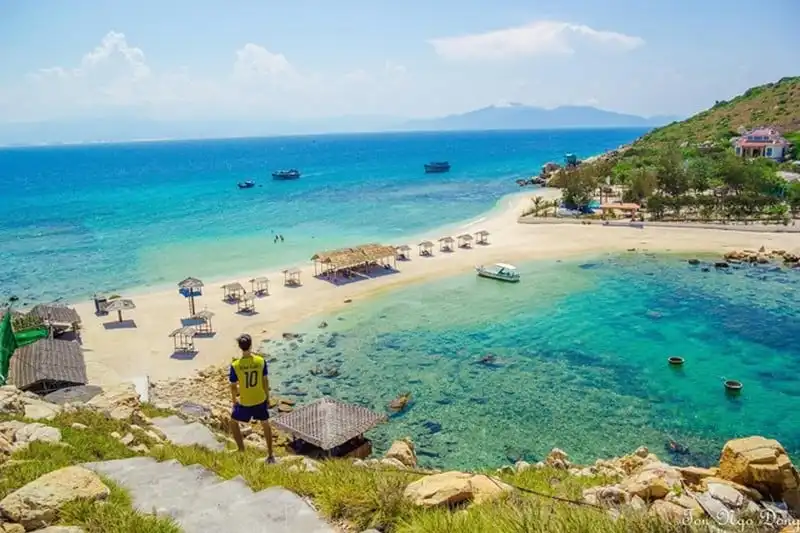wanderlust-tips-ky-thu-bai-tam-doi-hai-nhiet-do-o-dao-yen-nha-trang-1
