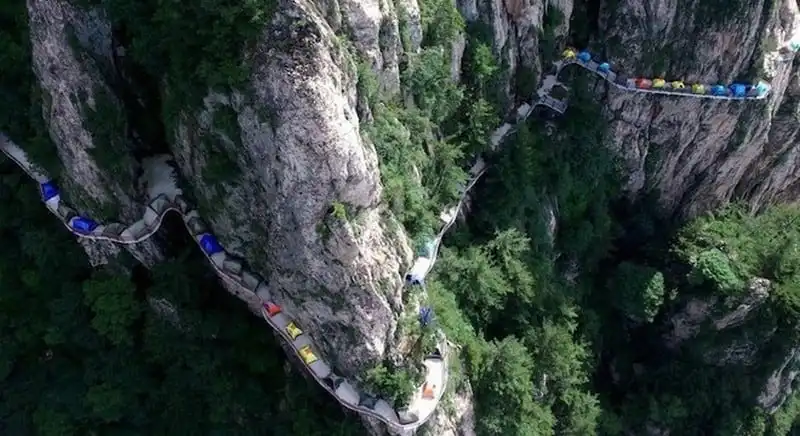 wanderlust-tips-le-hoi-cam-trai-giua-lung-chung-nui-cao-1000m-1
