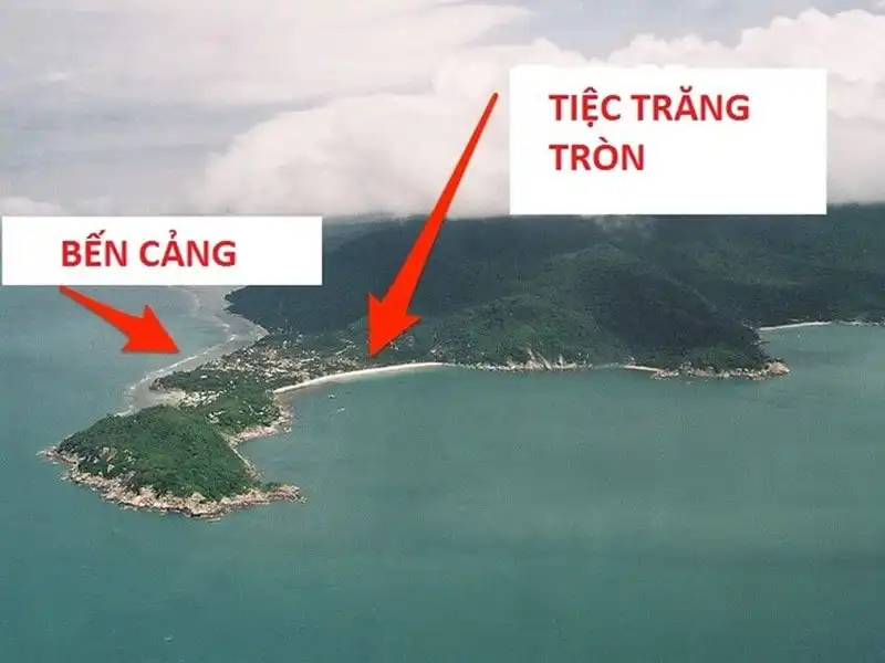 wanderlust-tips-le-hoi-trang-ram-o-thai-lan-thu-hut-hang-nghin-nguoi-tham-du-1