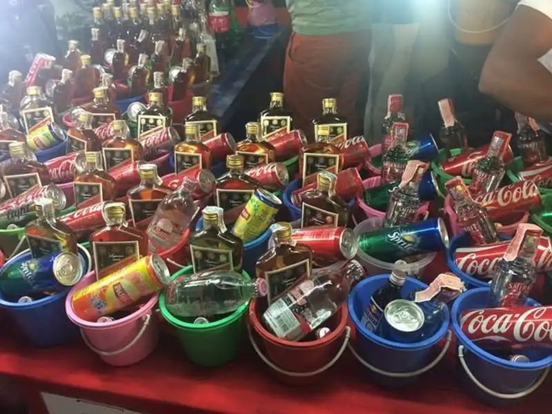 wanderlust-tips-le-hoi-trang-ram-o-thai-lan-thu-hut-hang-nghin-nguoi-tham-du-6