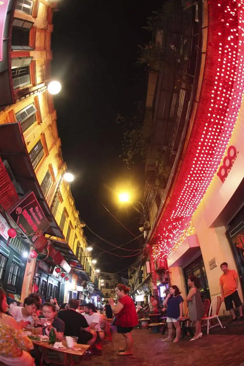 wanderlust-tips-pho-co-ha-noi-chat-hep-qua-goc-nhin-180-do-3