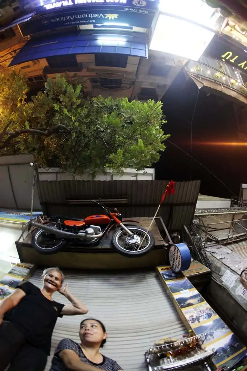 wanderlust-tips-pho-co-ha-noi-chat-hep-qua-goc-nhin-180-do-9