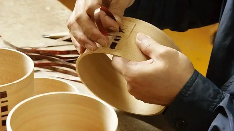 wanderlust-tips-than-phuc-truoc-nhung-mon-do-thu-cong-tinh-xao-cua-nguoi-nhat-1