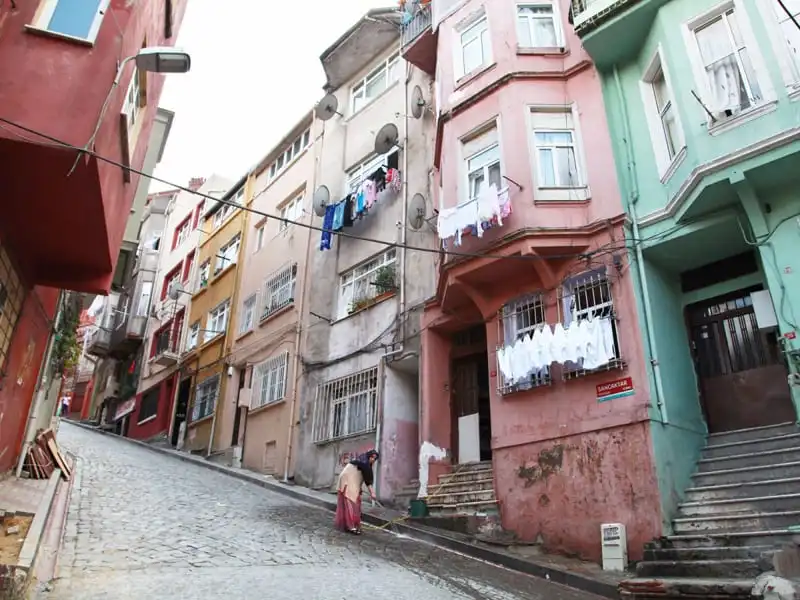 wanderlust-tips-thich-thu-voi-nhung-thanh-pho-loe-loet-nhat-the-gioi-10