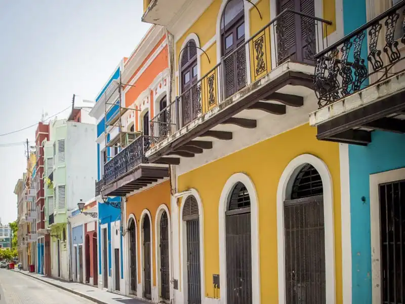 wanderlust-tips-thich-thu-voi-nhung-thanh-pho-loe-loet-nhat-the-gioi-13