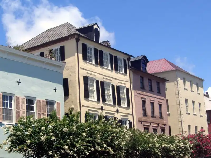 wanderlust-tips-thich-thu-voi-nhung-thanh-pho-loe-loet-nhat-the-gioi-4