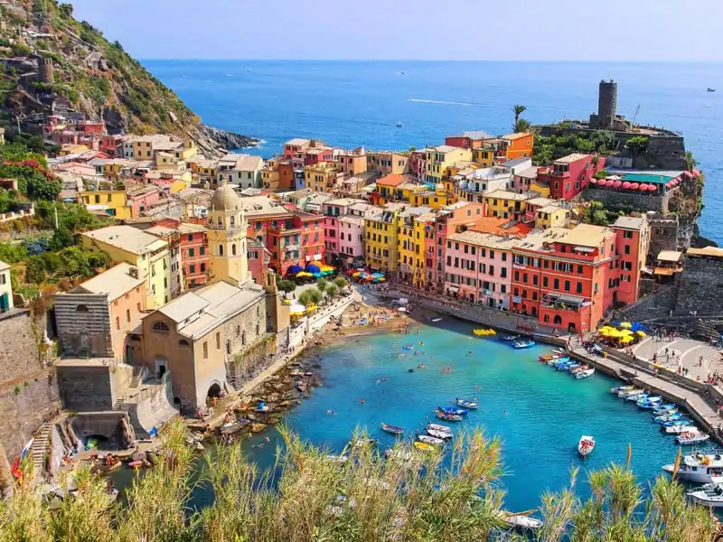 wanderlust-tips-thich-thu-voi-nhung-thanh-pho-loe-loet-nhat-the-gioi-5